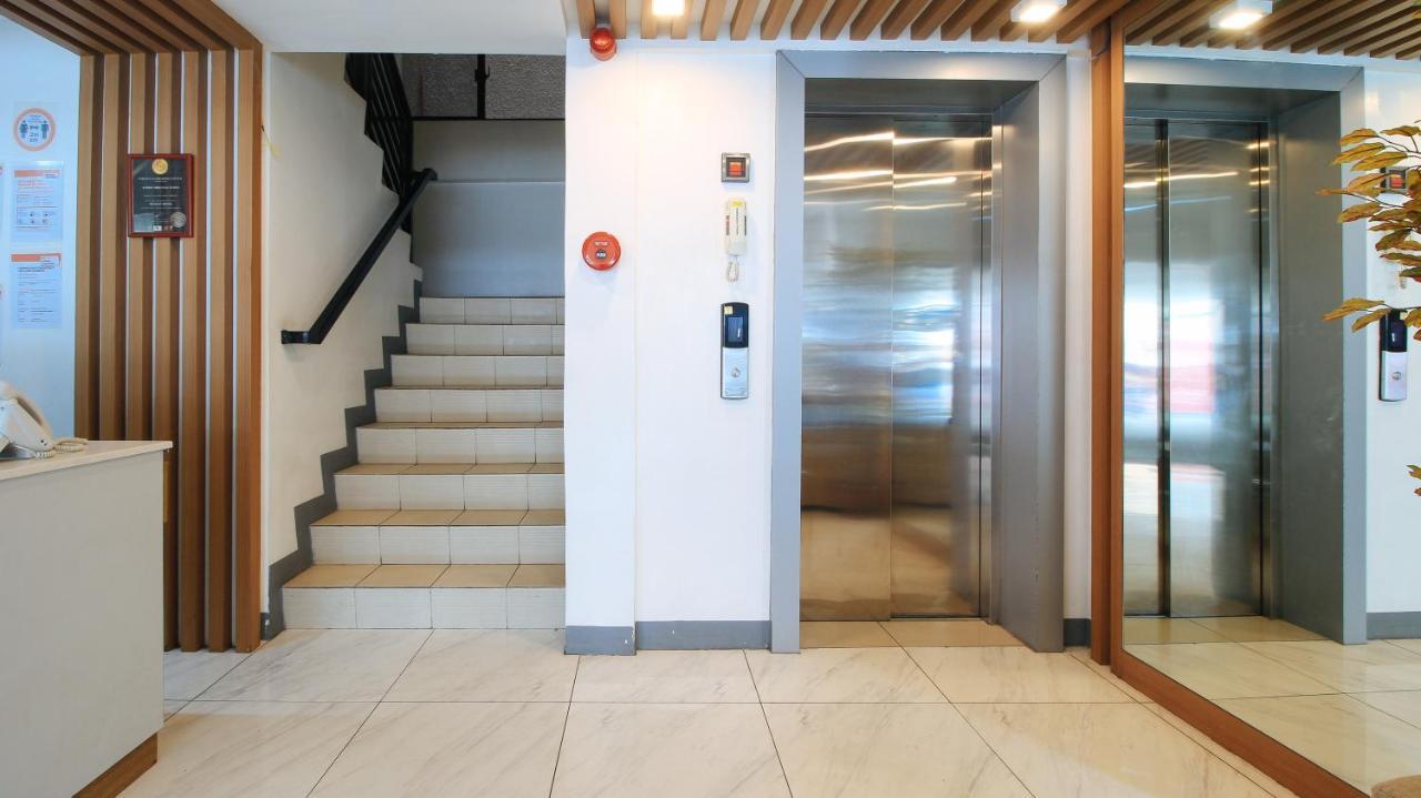 Reddoorz Plus @ Jardin Suites Guadalupe Nuevo Mandaluyong Εξωτερικό φωτογραφία